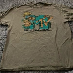 MTV mushroom 🍄 shirt !